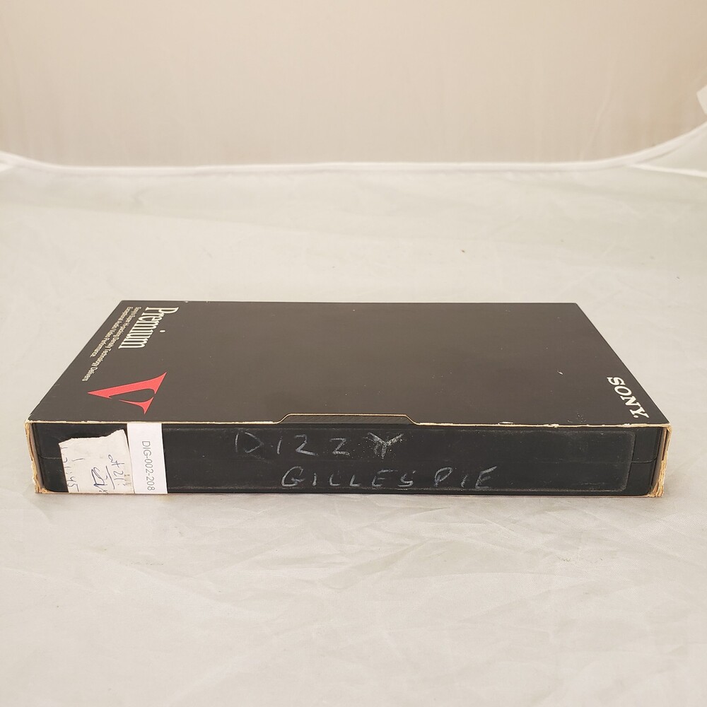 DIG-002-208.jpg DIG-002-208.jpg