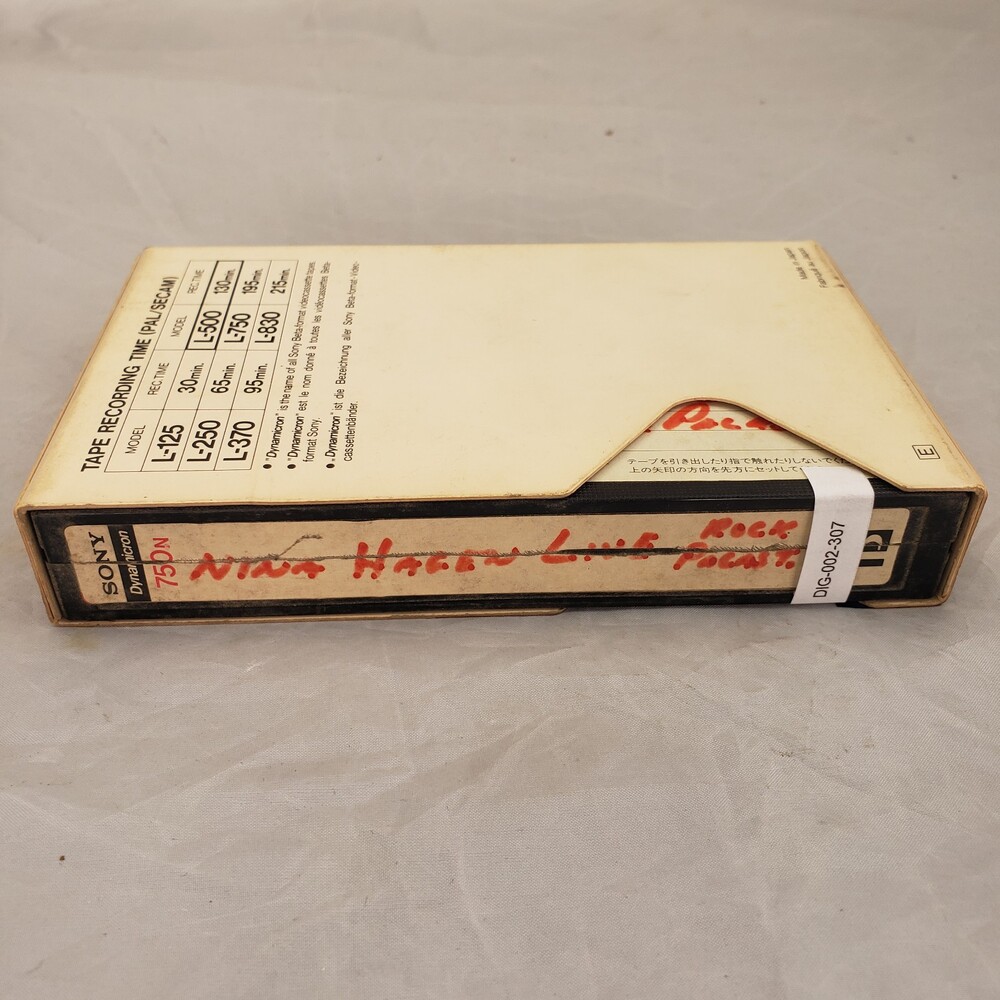 DIG-002-307.jpg DIG-002-307.jpg