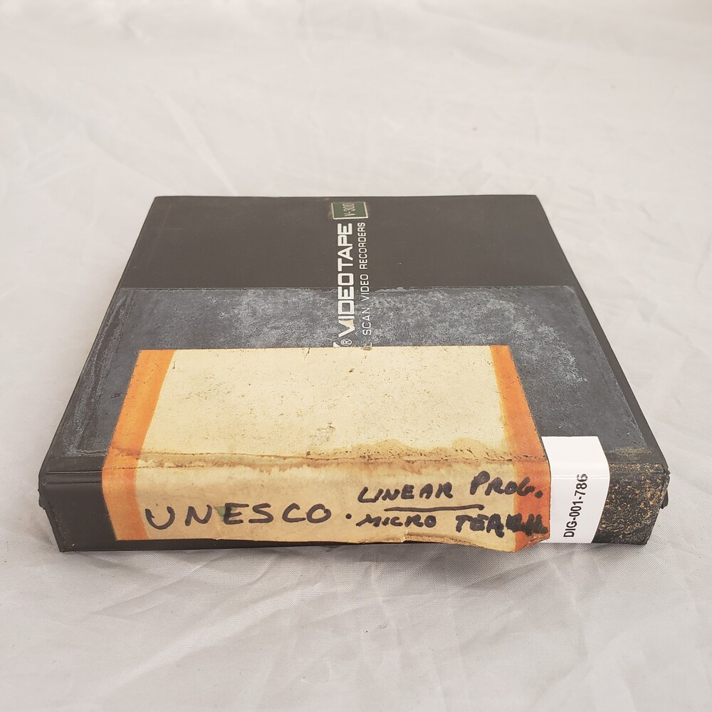 DIG-001-786.jpg DIG-001-786.jpg